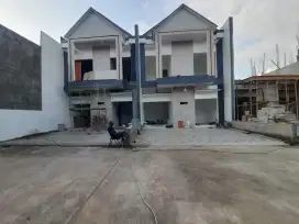 Ready Stock Siap Huni Rumah Baru 2lantai Mewah Strategis Bebas Banjir