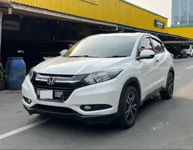 43 JT ‼️HONDA HR-V E CVT AT PUTIH 2016
