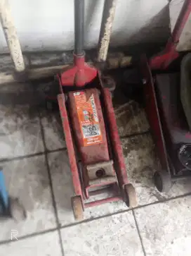 Dongkrak buaya  buat mobil