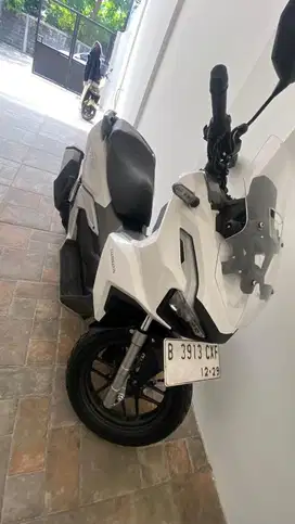 Jual Adv 160 putih like New