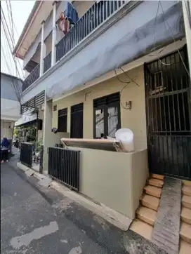 RUMAH 4 KONTRAKAN KOST KEBAYORAN BARU JAKARTA SELATAN
