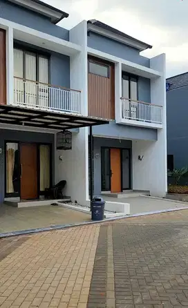 Rumah 2 Lantai Di Pamulang. Bangunan Baru Dalam Cluster 3 Kamar. Bisa