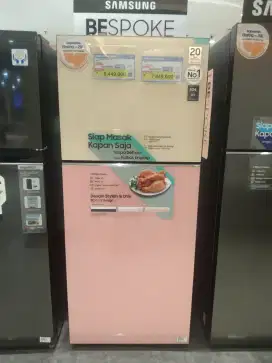 BELANJA CUKUP KTP AJA  SAMSUNG REFRIGERATOR 2 DOOR RT38CG420B1/BL