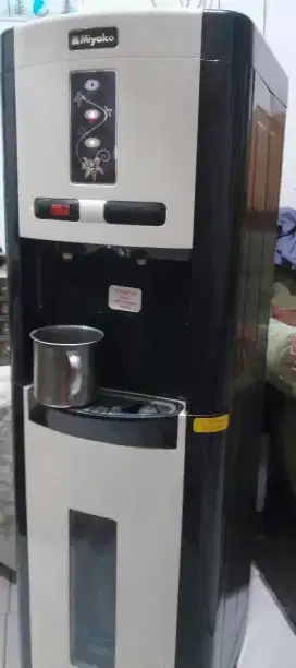 Dispenser Miyako WDP - 300 . Galon Bawah