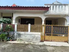 Dijual cepat rumah di Perumnas Depok Utara