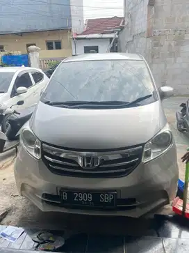 2012 Honda Freed AT