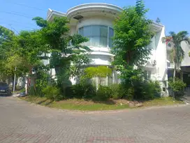 Rumah Mewah Dua Lantai di Villa Valensia - Surabaya