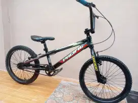 Sepeda BMX PACIFIC HOTSHOT Ukuran 20.