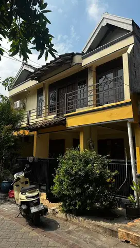 Rumah Di GKB Gresik
