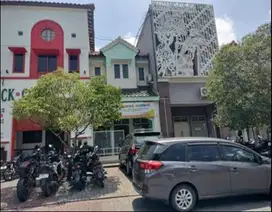 Ruko Jl Taman Puspa Raya Blok D No 22 Made Sambikerep Sby