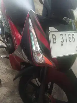 Honda.  Supra x.  125.  helm in  th. 2012