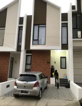 Dikontrakan rumah baru bagus suasana asri,sejuk Sariwangi.Strategis