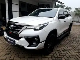 DP MURAH - Toyota Fortuner 2.4 4x2 VRZ TRD Solar-AT 2020