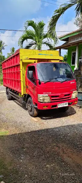 HINO DUTRO 130 HD TAHUN 2011