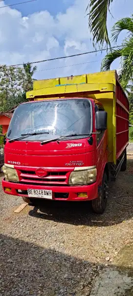 HINO DUTRO 130 MDL TAHUN 2011