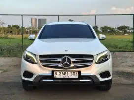 (Low Km) Mercy GLC 250  exclusive line. Thn 2017. Putih. Perfect cond