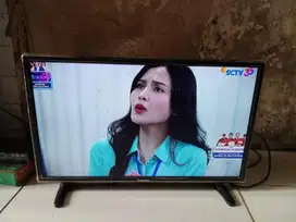 Tv led 24in merk panasonic normal mal