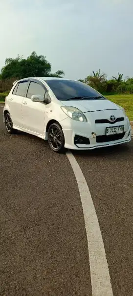 Jual mobil yaris metic