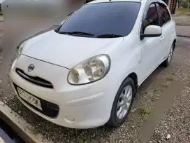 Nissan March 2013 M/T warna putih