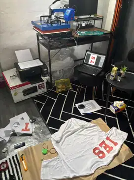 Jual baju distro dan bisa pesan sablon satuan atau untuk seragam event
