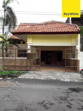 Disewakan Rumah 2 lantai di Sukomanunggal Jaya Surabaya