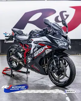 Kawasaki ZX25R ABS Warna Hitam Km 14.000 an Full PapeR