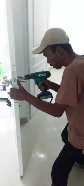 tukang kusen aluminium