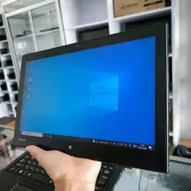 Toshiba R82 Touchscreen – Buat Nonton, Kerja, & Gambar Enak!