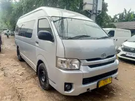 Toyota HIACE COMMUTER