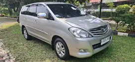 Toyota Inova 2.4 G at th.2010 silver
