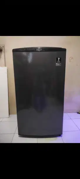 Di jual kulkas freezer Aqua