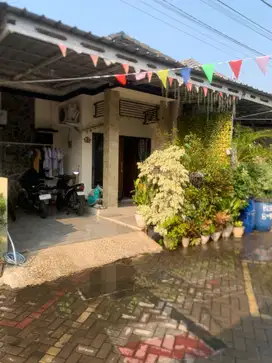 Rumah TAKEOVER SATU LANTAI DALAM CLUSTER