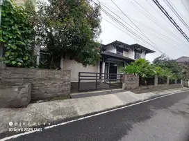 Rumah Klasik Siap Huni SHM Syp Ir.H.Djuanda Cigadung dago Bandung