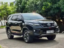 Fortuner Vrz Trd 2019 Hitam (Aha Gallery)
