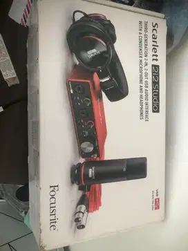 Soundcard Scarlet 2i2 ( Bisa bundle/ soundcard only)