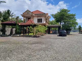 TANAH LUAS BONUS RUMAH DI JALAN PURWOREJO JAWA TENGAH, STRATEGIS!