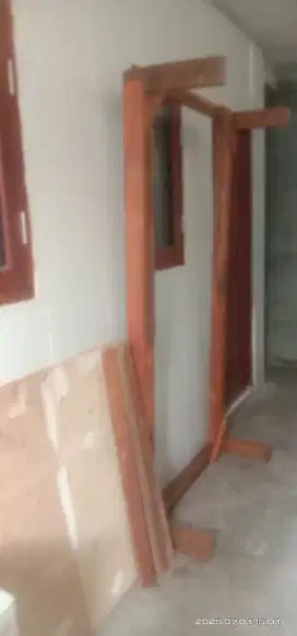 Jual-cpt(BU):Ranjang tidur kayu mahoni yg bgus dan tebal(Tnpa kasur)