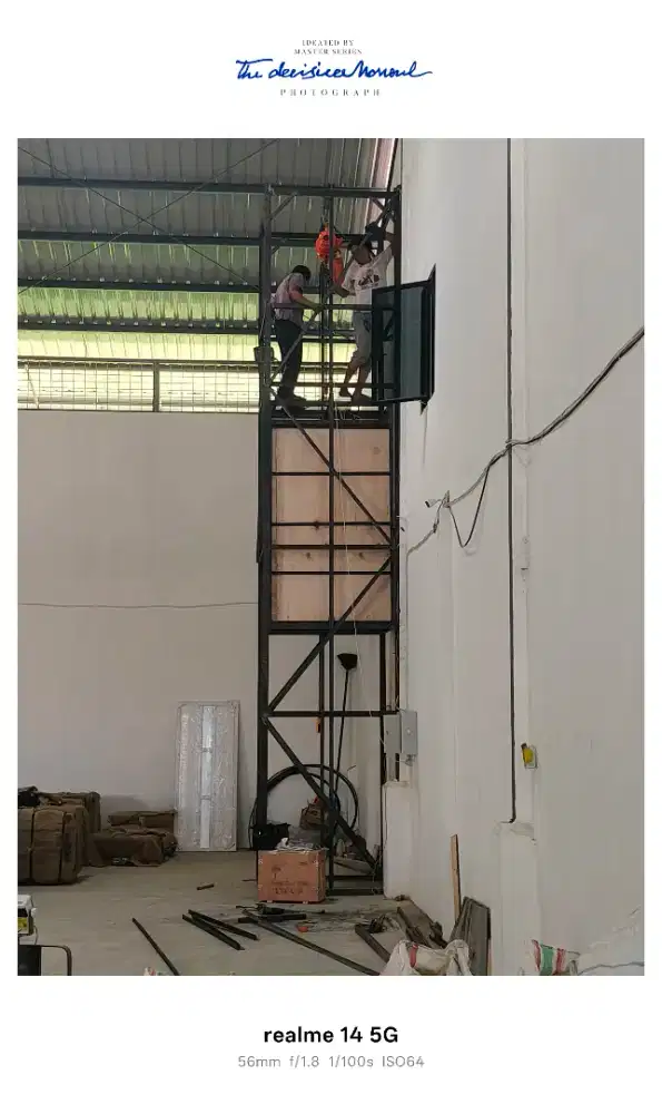 lift barang medan