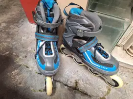 DIJUAL CEPAT SEPASANG SEPATU RODA