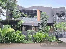 Dijual Rumah Hook Asri Desain Industrial Dgn Kolam Renang