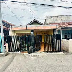 Di jual rumah lt89/89 hrg500jt dekat UIN Bandung cck untuk usaha