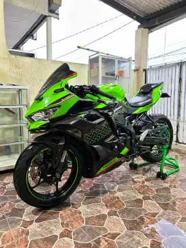 ZX 25 ABS QS 2021 Tipe tertinggi