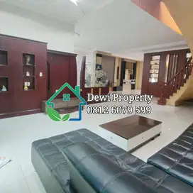 DIJUAL VILLA KOMP CEMARA ASRI JALAN DAHLIA