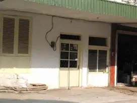 JUAL Rumah Tengah Kota dekat Kapasan One Gate System Gembong Sayuran