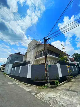 DIJUAL MURAH RUMAH MEWAH DEKAT UGM, LOKASI JAKAL KM.7 SLEMAN YOGYA