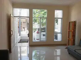 Dijual rumah taman surya 5 cluster Royal Palm