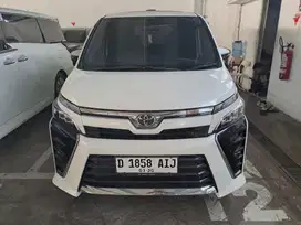 Toyota Voxy 2019