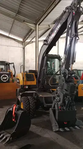Excavator 8 TON, HWL 80+Grabber