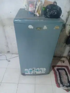 Kulkas bekas kondisi normal