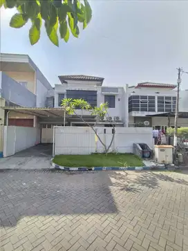 2 Lantai Rumah Rayan Regency Wiyung Deket Dian Istana & Graha